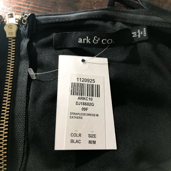 Strapless black dress w/ feathers - Picture 6 of 8